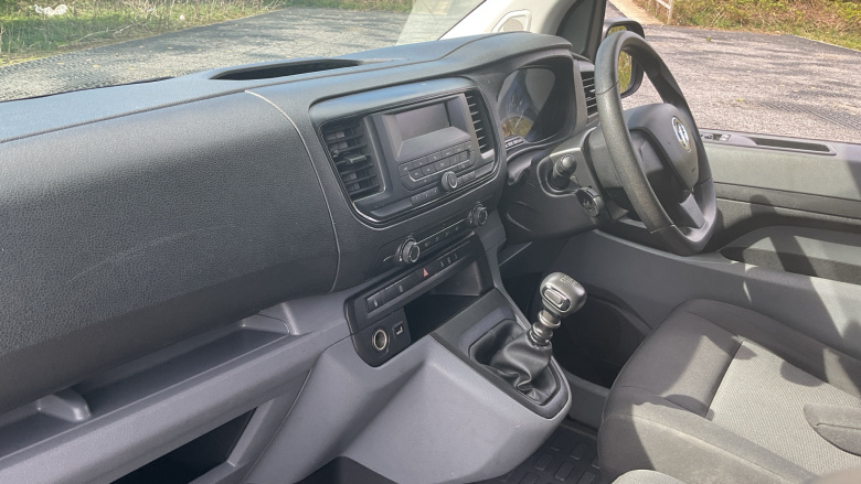 Vauxhall Vivaro Life 1.5 Turbo D 120PS Edition M 5dr Diesel Estate